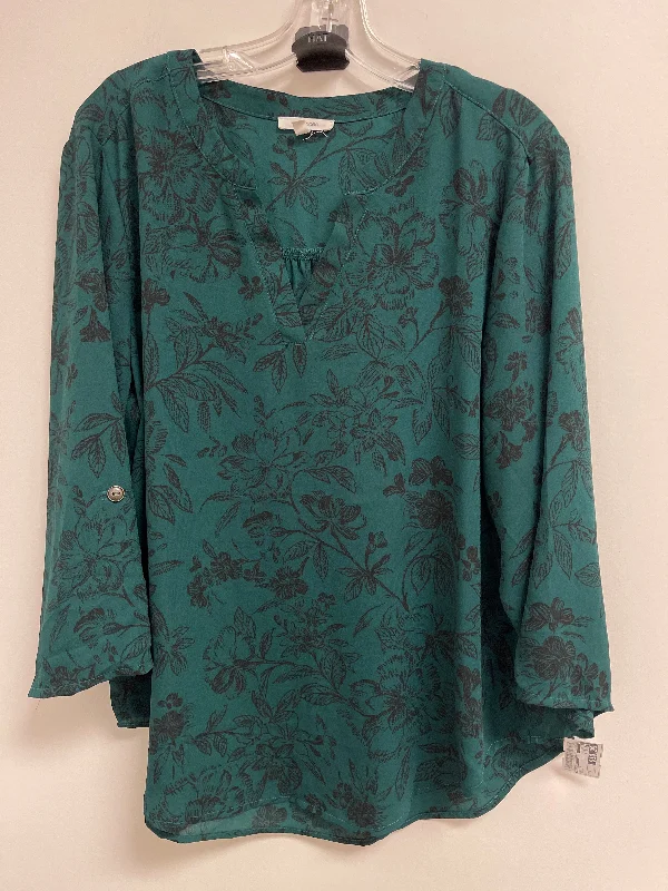 Top Long Sleeve By Maurices In Green, Size: L